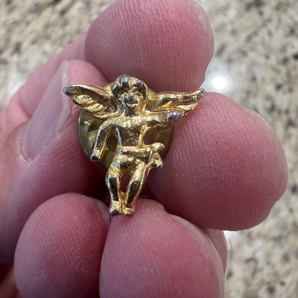 Vintage‎ Gold Tone Cherub Angel Lapel Pin Religious Celestial Guardian Winged 3D